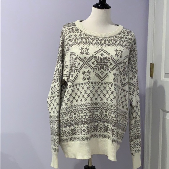 Women’s Mossimo white & gray snowflake sweater - Picture 1 of 6